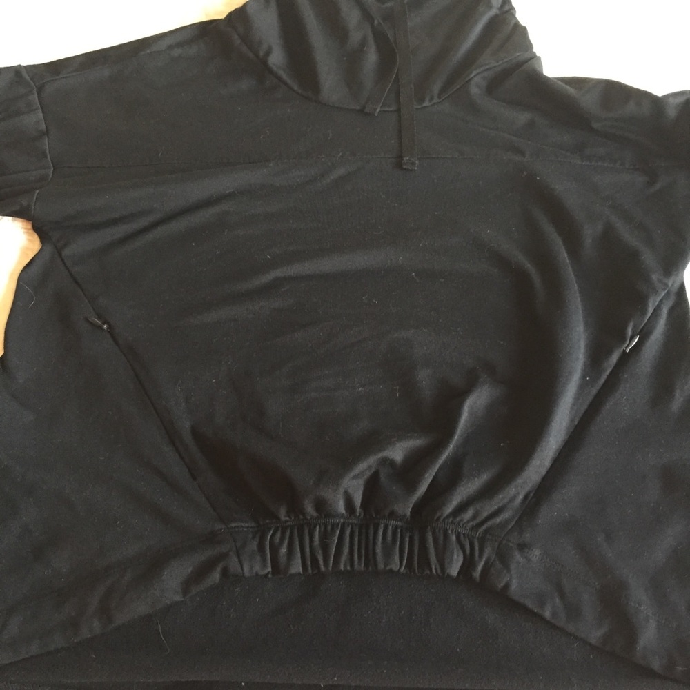 Fabletics Sweatshirt - Picture 2 of 7